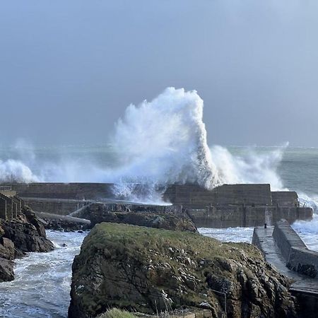 Road End Cottage Port of Ness Exterior foto